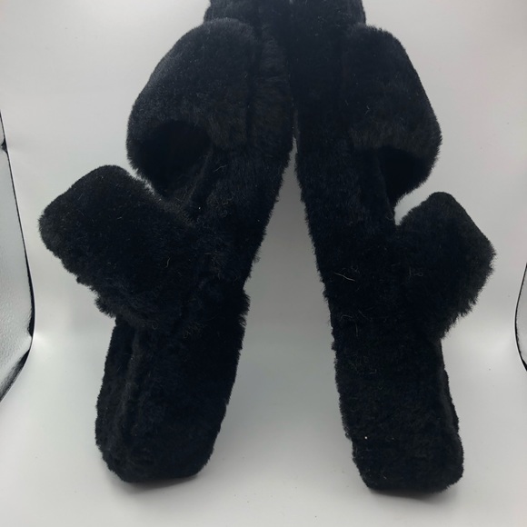 Ugg black double strap shearling slippers size womens 8 - Picture 6 of 9
